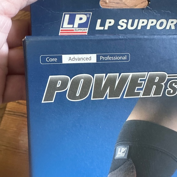 Elbow support sleeve - Picture 8 of 10